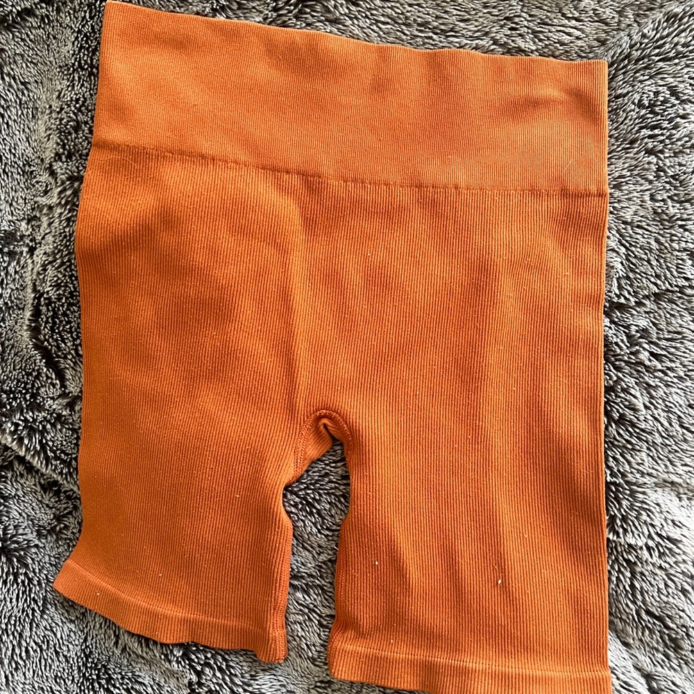Gilly Hicks Hollister Orange Ribbed Biker Shorts